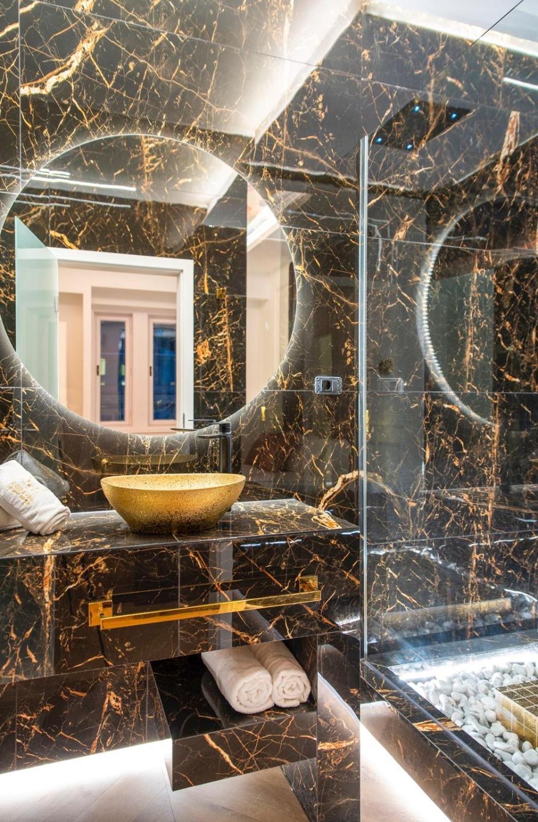 דירות בודפשט Vip Jacuzzi Luxury מראה חיצוני תמונה