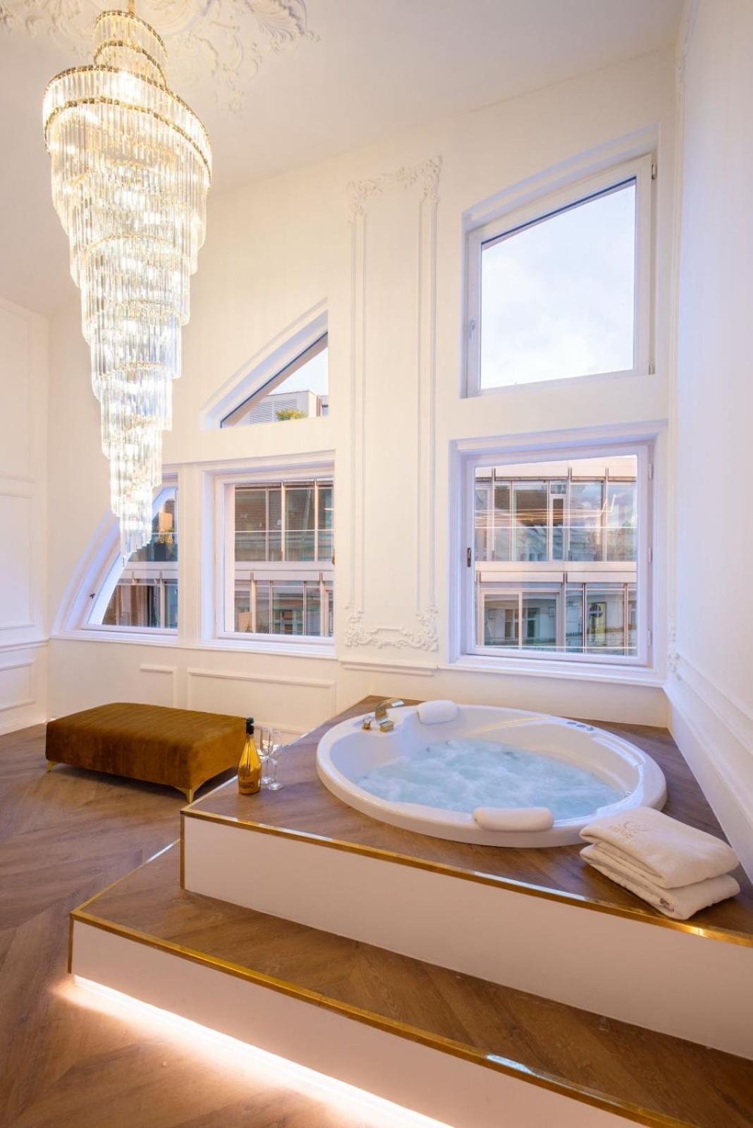 דירות בודפשט Vip Jacuzzi Luxury מראה חיצוני תמונה