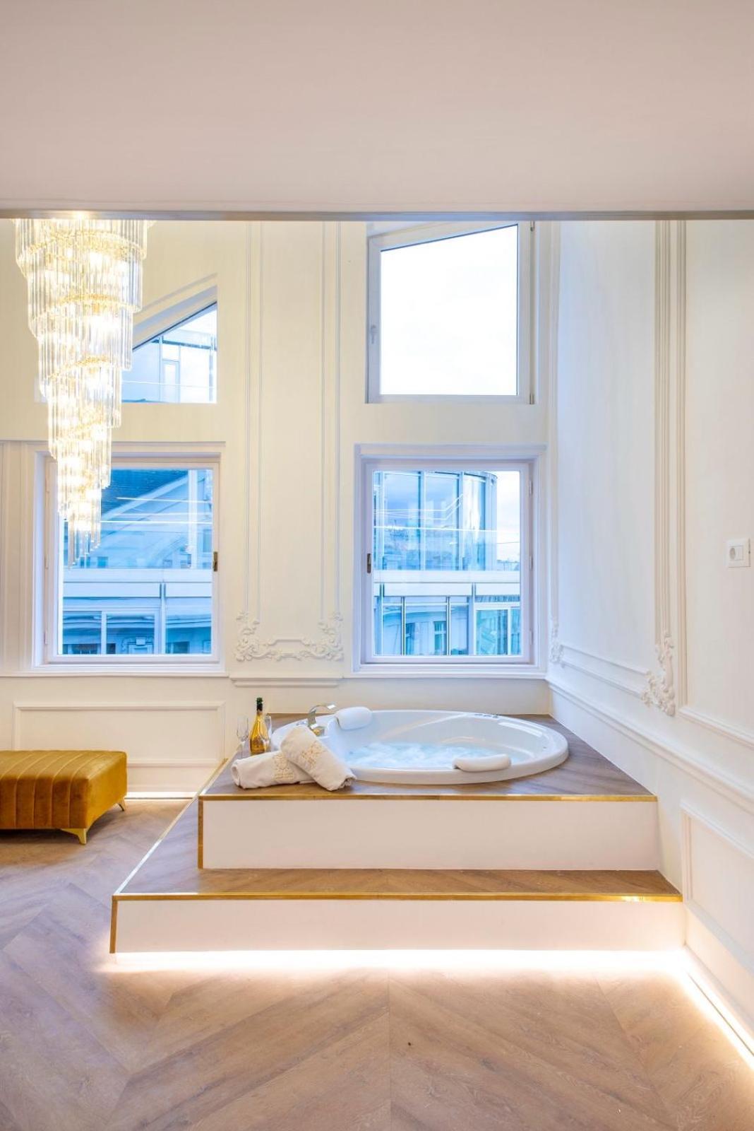 דירות בודפשט Vip Jacuzzi Luxury מראה חיצוני תמונה